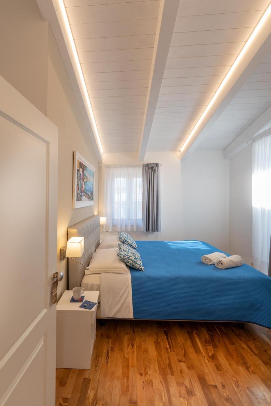 Отель Coral White Сорренто Экстерьер фото